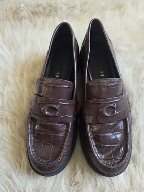 Coach Women Brown Croc-Embossed Leather Loafers Sz 8b/ 38.5
